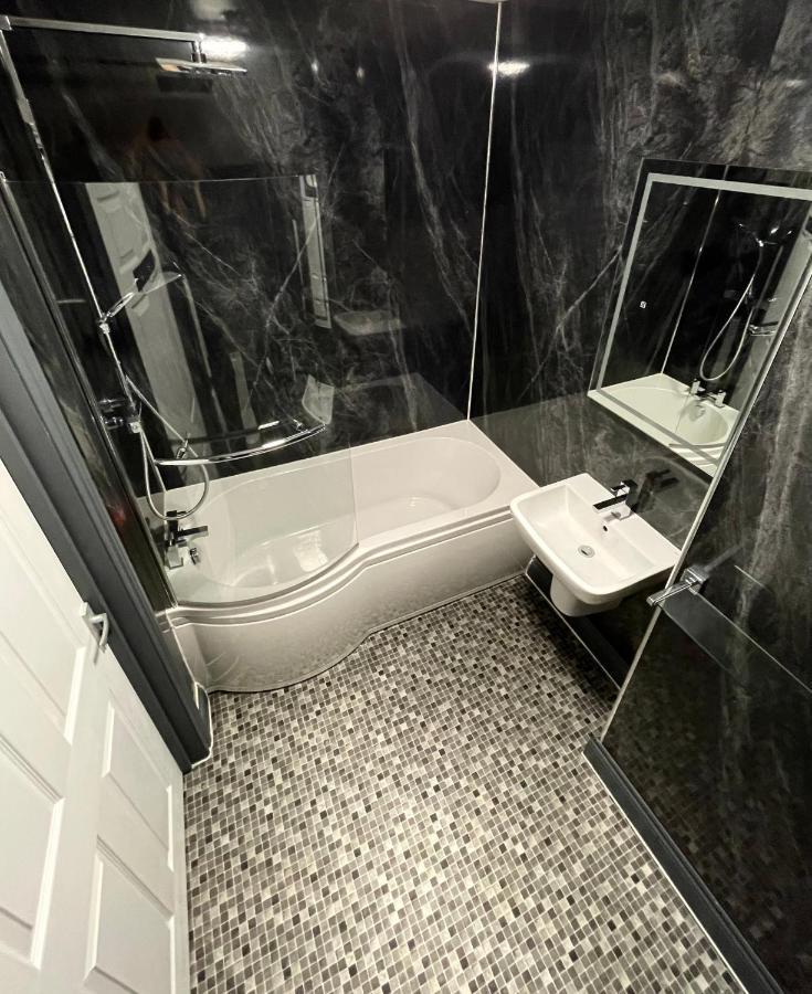 Cadmore Lodge Bed & Breakfast Тенбери Экстерьер фото