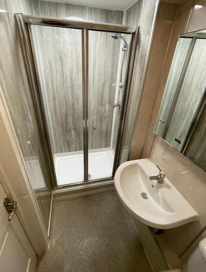 Cadmore Lodge Bed & Breakfast Тенбери Экстерьер фото