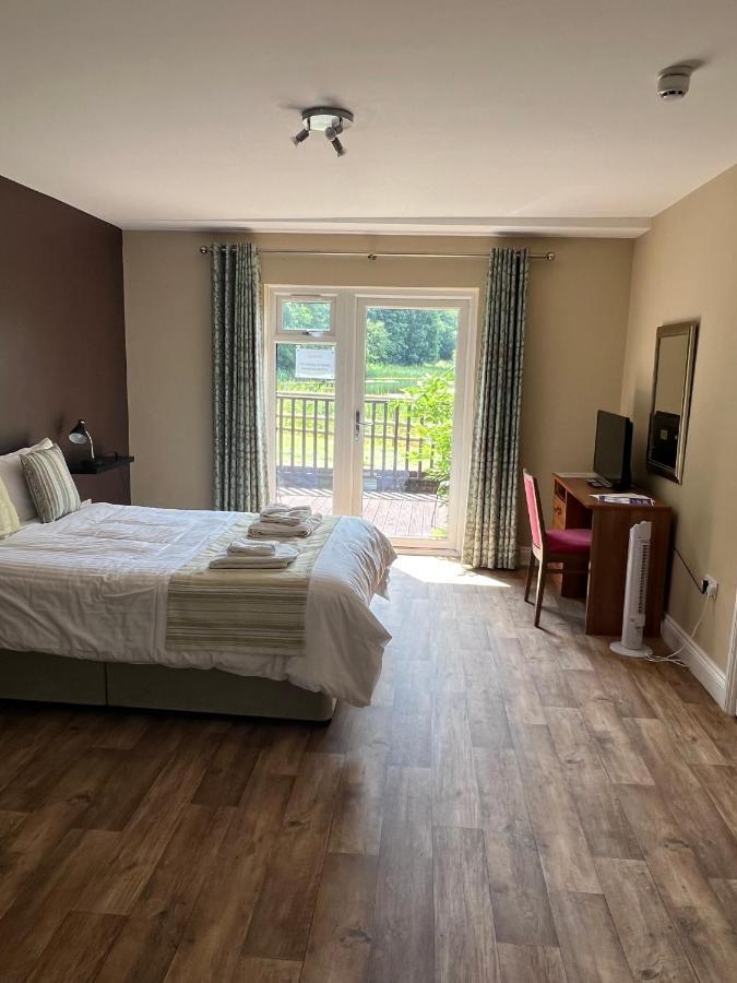 Cadmore Lodge Bed & Breakfast Тенбери Экстерьер фото